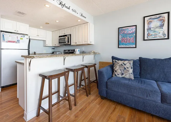 Island Winds East 405 Apartment